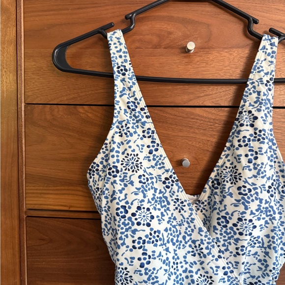 Summersalt - Picture 2 of 6